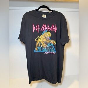 Def Leppard tshirt
